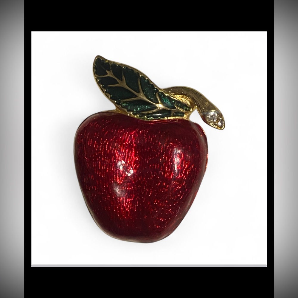 Vintage Costume Red Enamel Forbidden Fruit Apple Brooch #7470 ☝️BEST PRICE